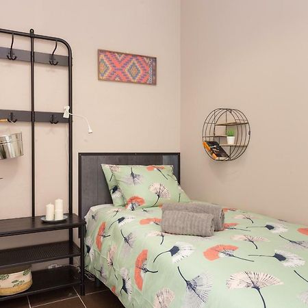 Friendly Family Poble-Sec Apartment Barcelona Bagian luar foto