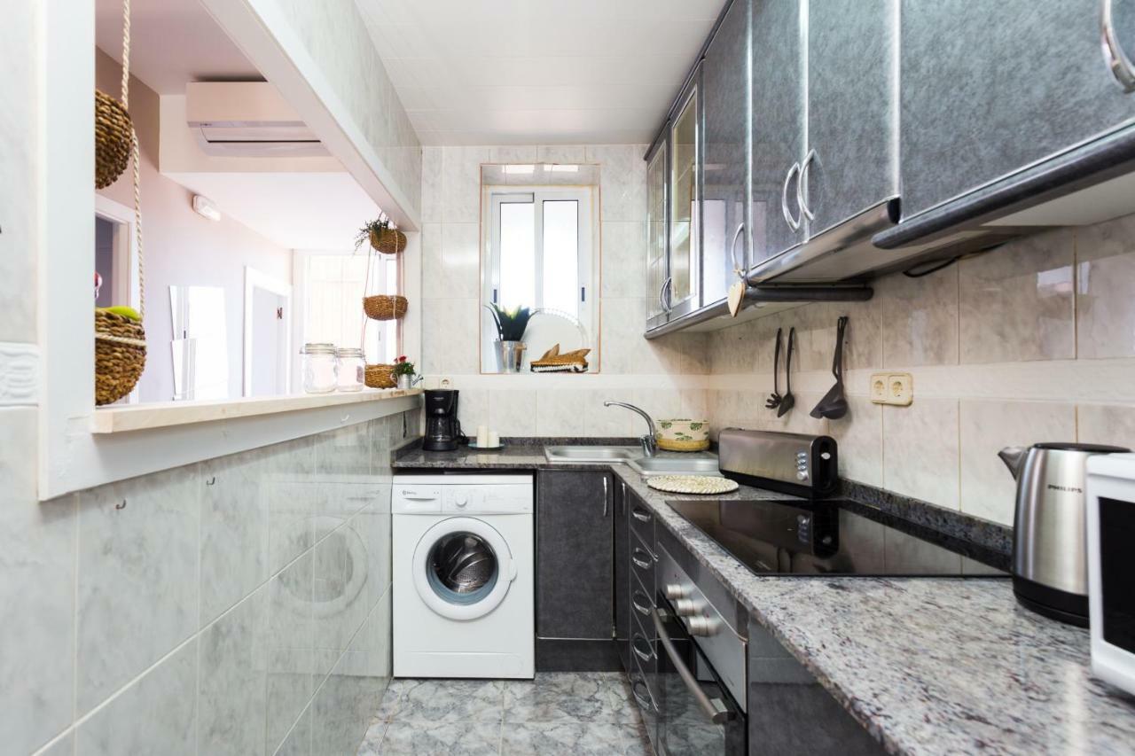 Friendly Family Poble-Sec Apartment Barcelona Bagian luar foto