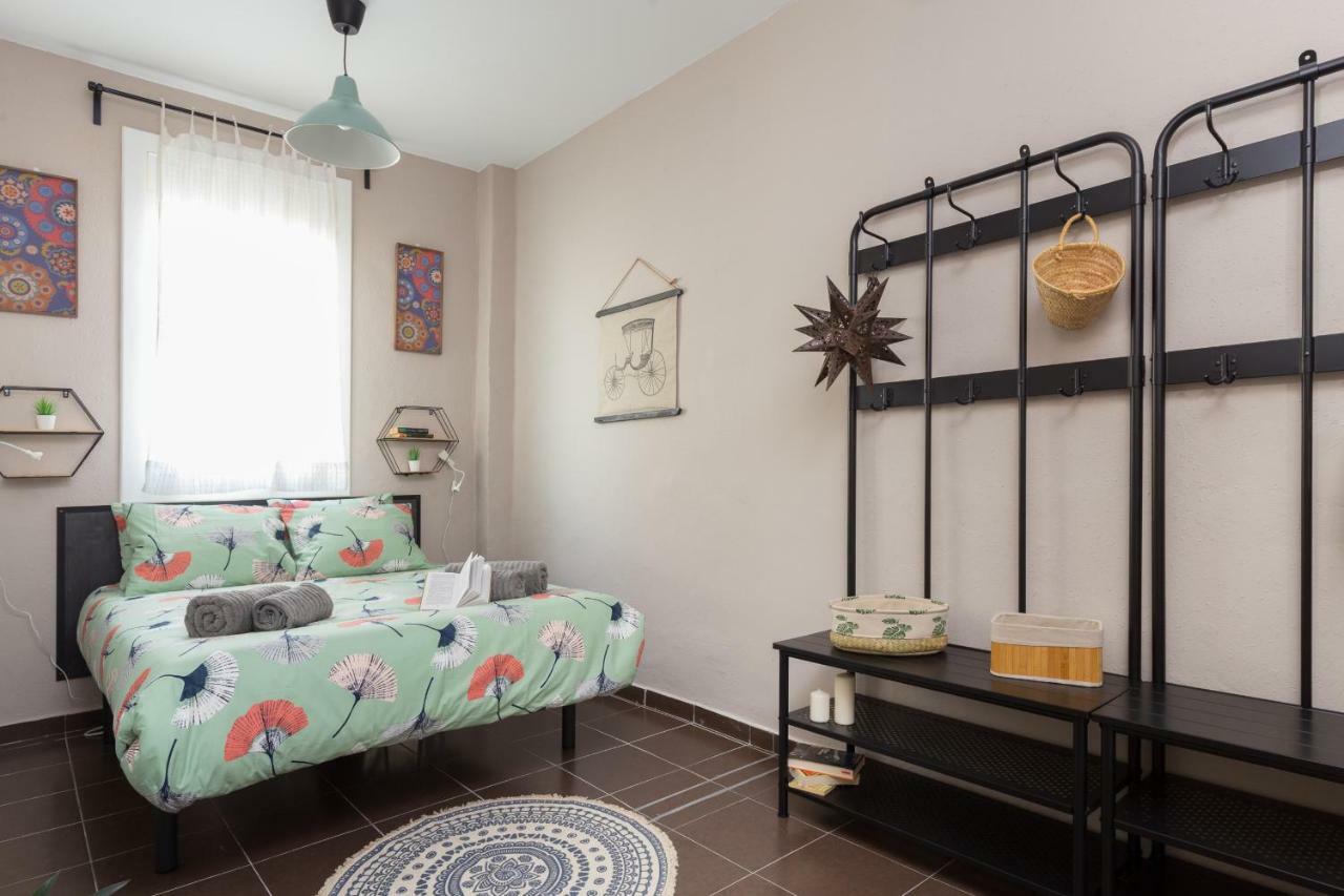 Friendly Family Poble-Sec Apartment Barcelona Bagian luar foto