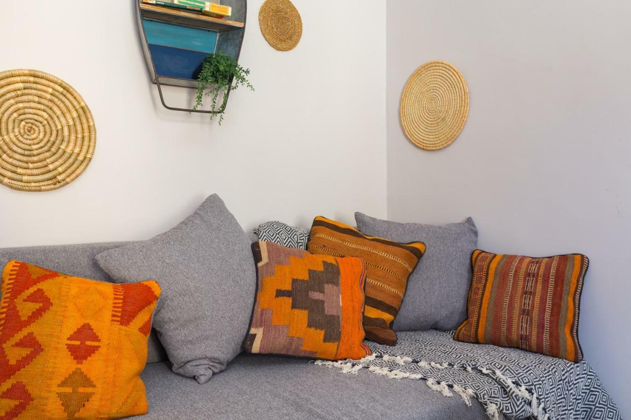 Friendly Family Poble-Sec Apartment Barcelona Bagian luar foto